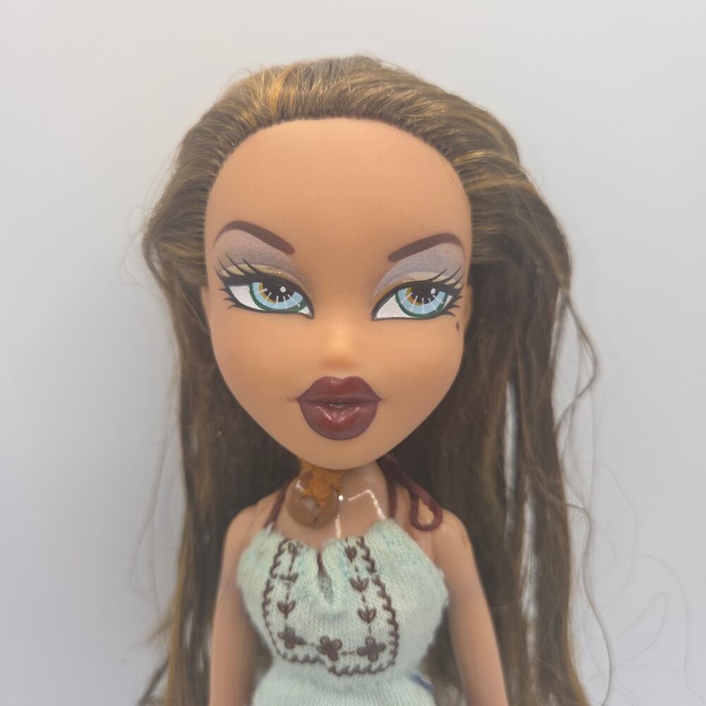 Vintage 2003 Bratz Strut It Yasmin Doll with Original Clothes + Shoes